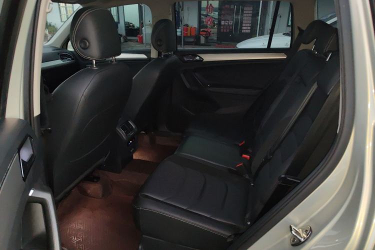 Used Volkswagen Tiguan L 2017 380TSI Automatic All-Wheel-Drive Luxury Edition
