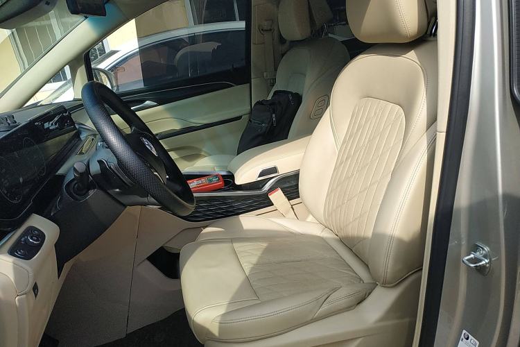 Used Buick GL8 2022 ES Land Cruiser 653T Luxury Model
