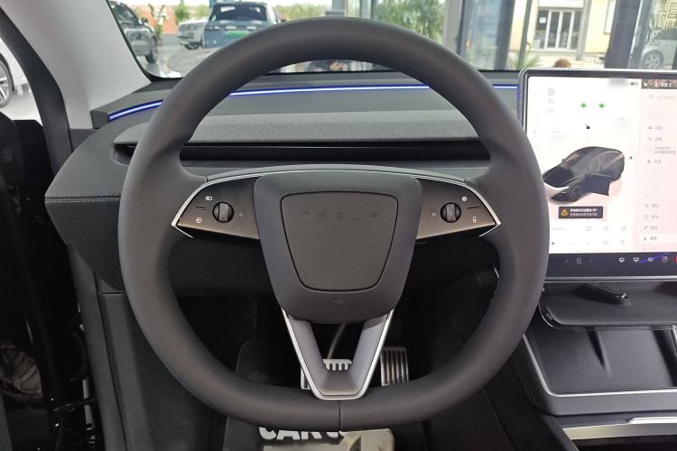 Used Tesla Model Y 2025 Rear-Wheel-Drive Version
