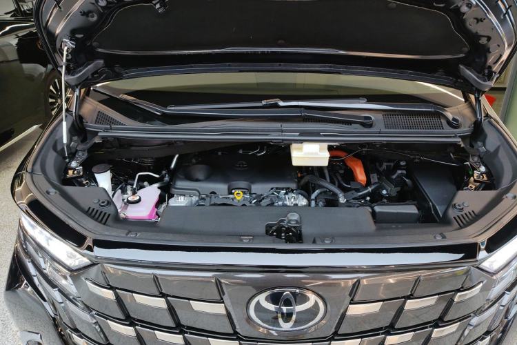 Used Toyota Alphard 2024 Dual-Engine 2.5L Deluxe Edition
