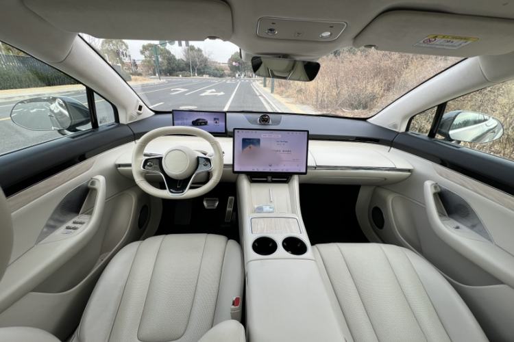 Used Hima Luxeed R7 2024 All-Electric 667 km Max
