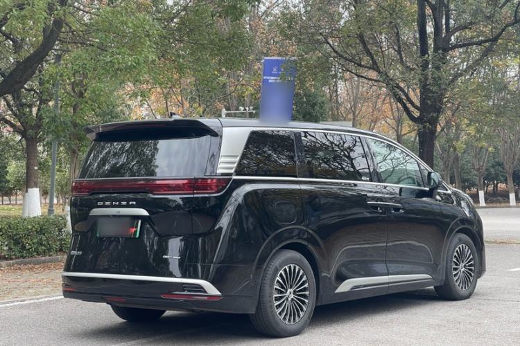 Used Denza D9 2024 DM-i 980 Four-Wheel Drive Flagship Model
