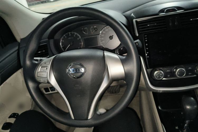 Used Nissan Tiida 2016 1.6L CVT Joyride Edition
