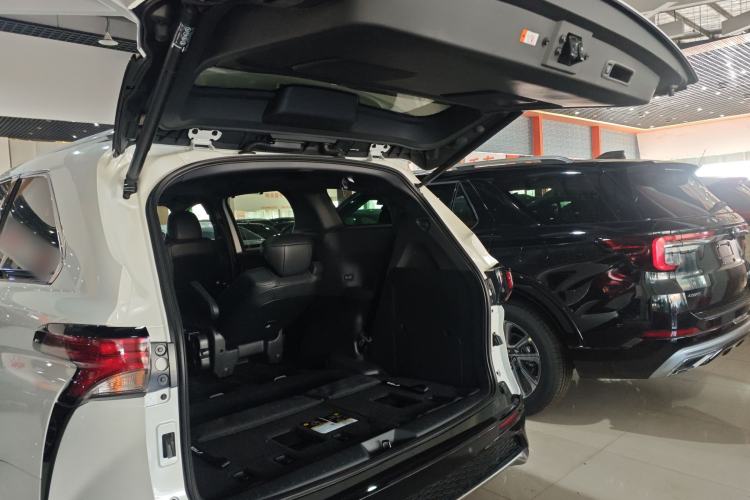 Used Toyota Granvia 2026 Model 2.5L Hybrid Prestige PLUS Edition