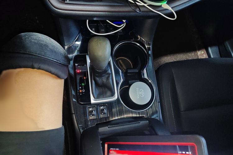 Used Toyota Highlander 2018 2.0T Four-Wheel Drive Luxury Version 7 Seats China VI Standard
