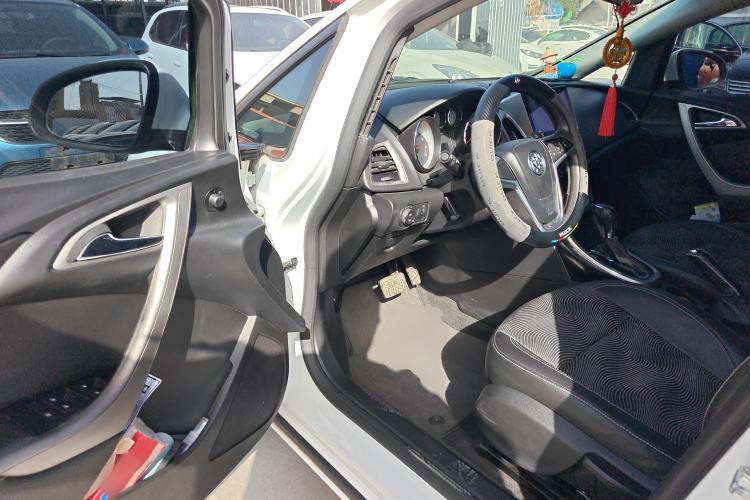 Used Buick GT 2014 XT 1.6L Automatic Fashion Edition
