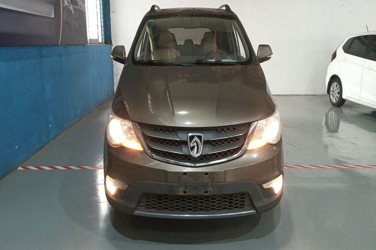 Used Baojun 730 2014 1.5L Manual Luxury Navigation ESP Version 7 Seats