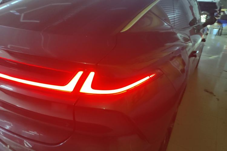 Used  R7 2023 Rear-Drive Screen King Pro Edition
