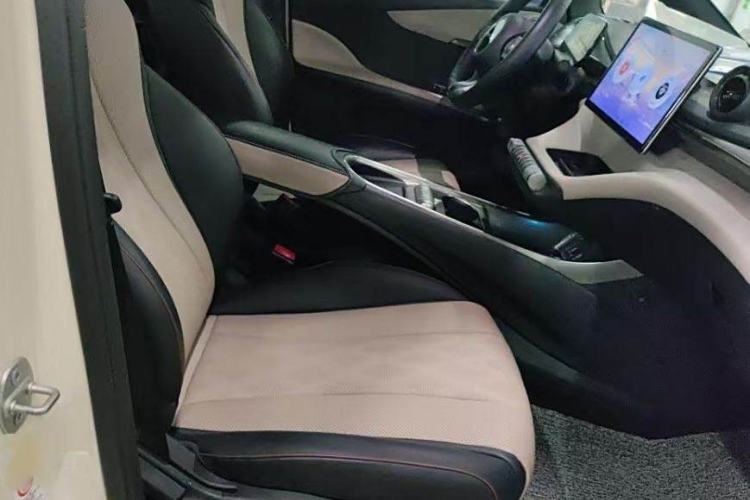 Used BYD Dolphin 2023 420 km Free Version
