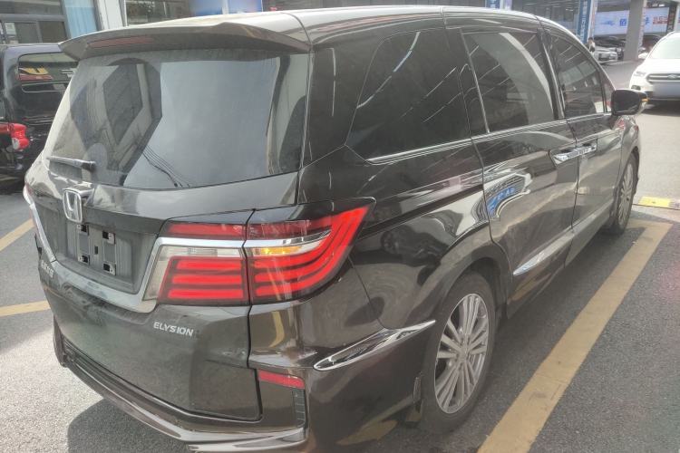 Used Honda Elysion 2016 2.4L Classic Edition
