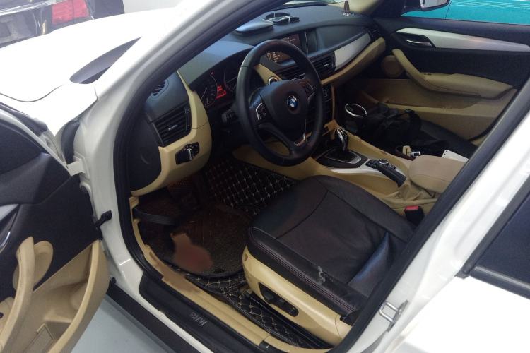 Used BMW X1 2014 sDrive18i Leading Model
