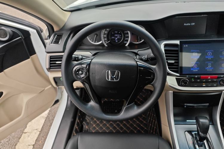 Used Honda Accord 2015 2.0L LX Comfort Edition
