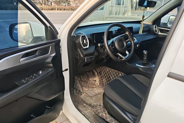 Used Great Wall King Kong Poer 2023 2.0T Manual Diesel Two-Wheel Drive Entrepreneurial Version with Long Flat Bed GW4D20M
