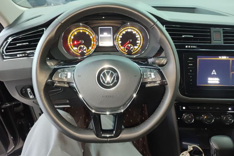 Used Volkswagen Tiguan L 2021 330TSI Automatic Two-Wheel Drive Smart Edition