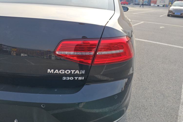 Used Volkswagen Magotan 2018 330TSI DSG Advanced Model
