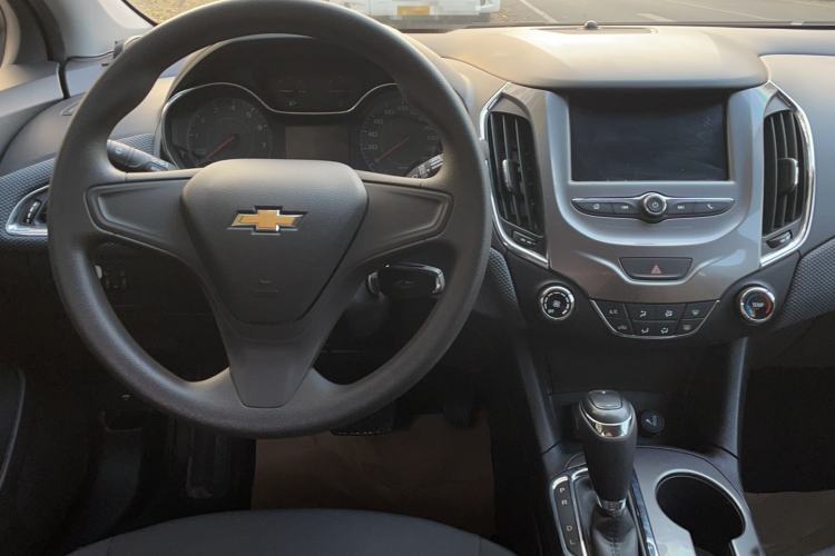 Used Chevrolet Cruze 2017 1.5L Automatic Pioneer Sunroof Edition
