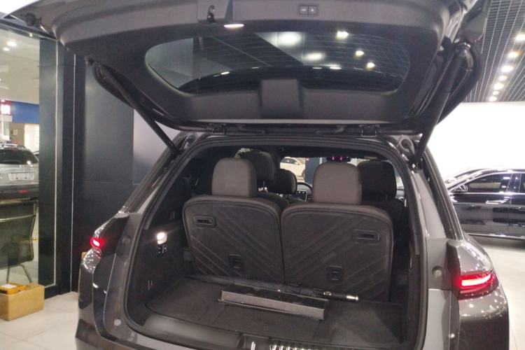 Used Li Auto L8 2023 Pro Model
