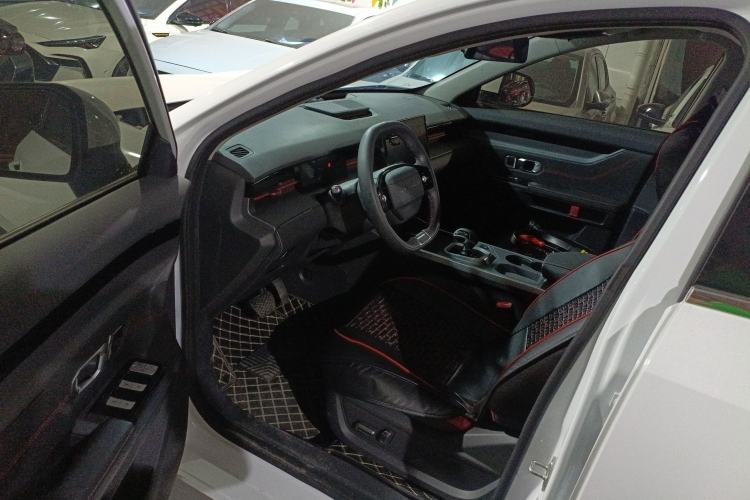 Used JETOUR Dashing 2024 1.5T DCT Starlight Shine Pro Edition
