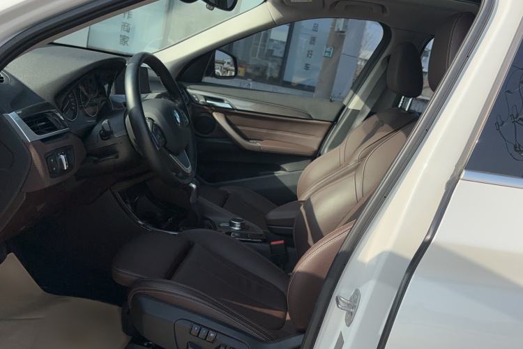 Used BMW X1 2016 xDrive20Li Luxury Model
