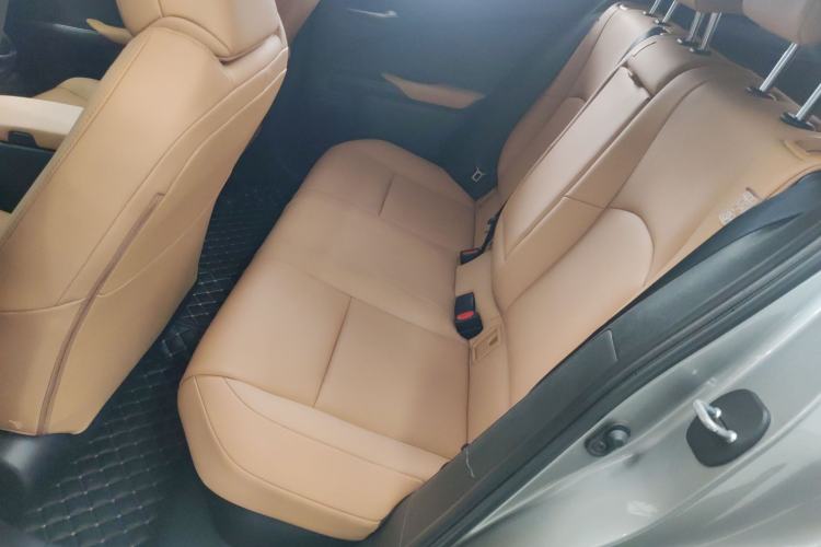 Used Lexus UX 2022 260h Explore-Cool Edition