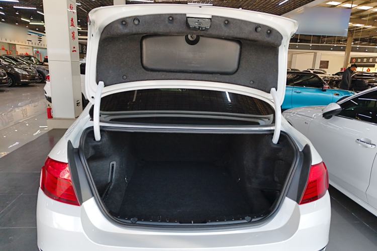 Used BMW 5 Series 2014 525Li Luxury Design Package