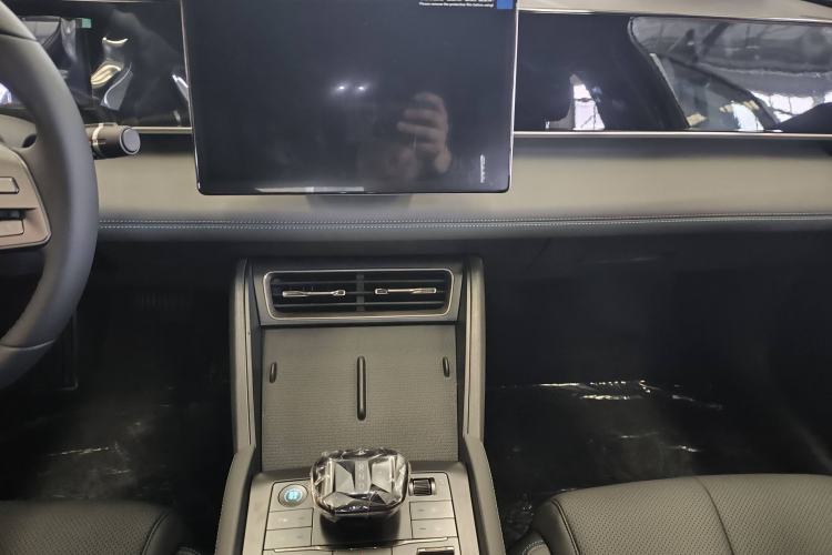 Used BYD Qin L 2025 DM-i Smart Drive 80KM Leading Model
