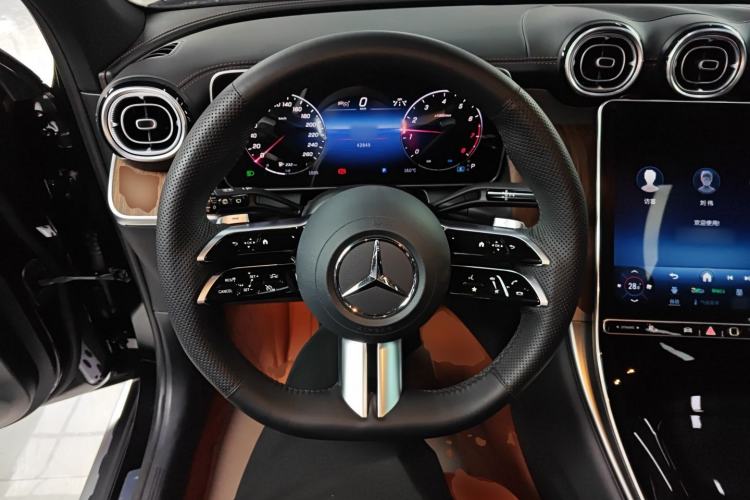 Used Mercedes-Benz GLC 2024 Refreshed GLC 300 L 4MATIC Dynamic Version 5 Seats