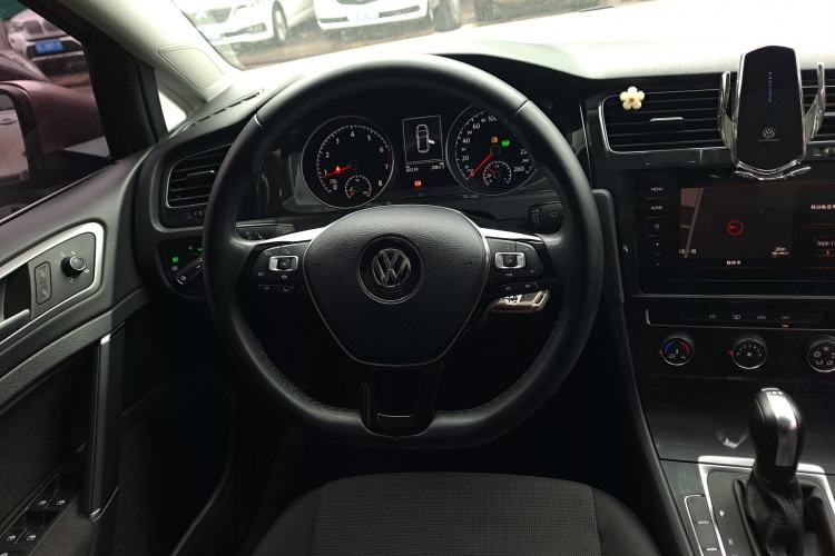 Used Volkswagen Golf 2020 200TSI DSG Comfortable and Ambitious Edition