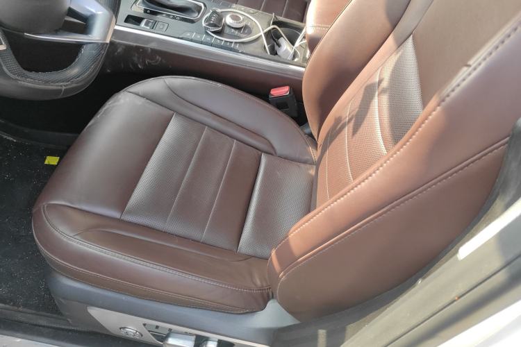 Used Wey VV5 2017 2.0T Ultra-Luxury Version
