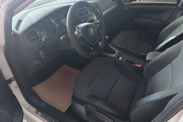 Used Volkswagen Golf 2018 180TSI Automatic Comfort Model
