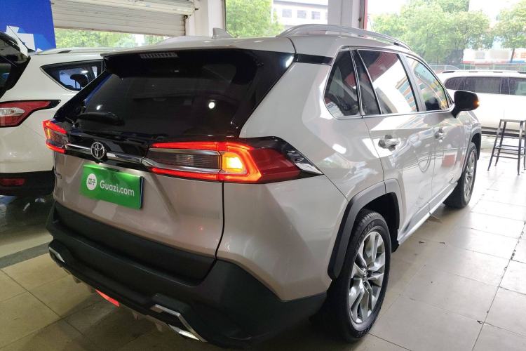 Used Toyota Wildlander 2022 2.0L CVT Two-Wheel Drive Luxury PLUS Edition
