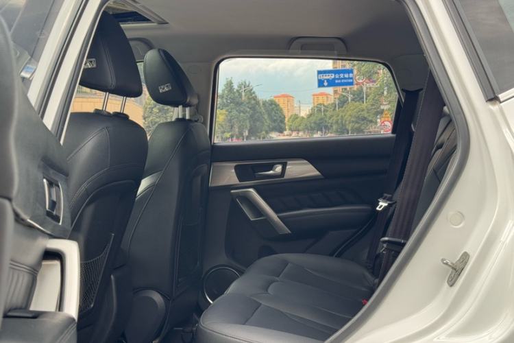 Used Haval H2 2016 Red-Label 1.5T Automatic Two-Wheel Drive Luxury Model
