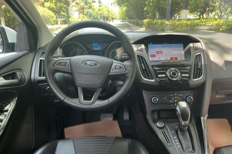 Used Ford Focus 2018 Hatchback Classic 1.6L Automatic Trendy SmartDrive Edition
