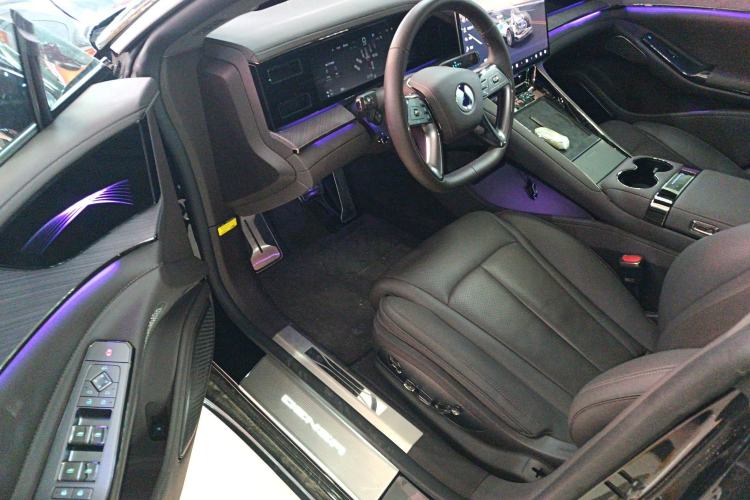 Used Denza Z9 2024 1100 km Four-Wheel Drive Max Version
