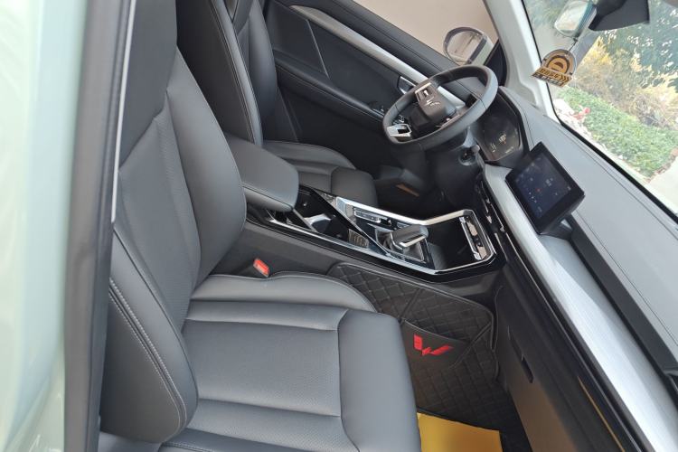 Used Wuling Asta 2022 2.0L DHT Electric Power Version
