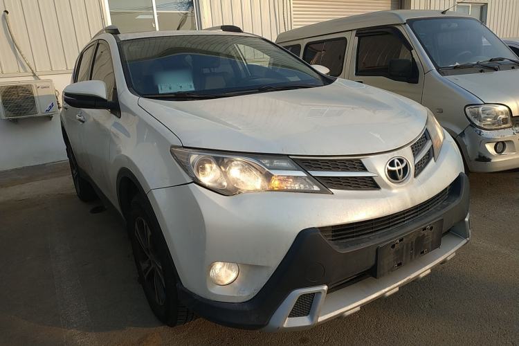 Used Toyota RAV4 2015 2.0L CVT Four-Wheel Drive New Edition
