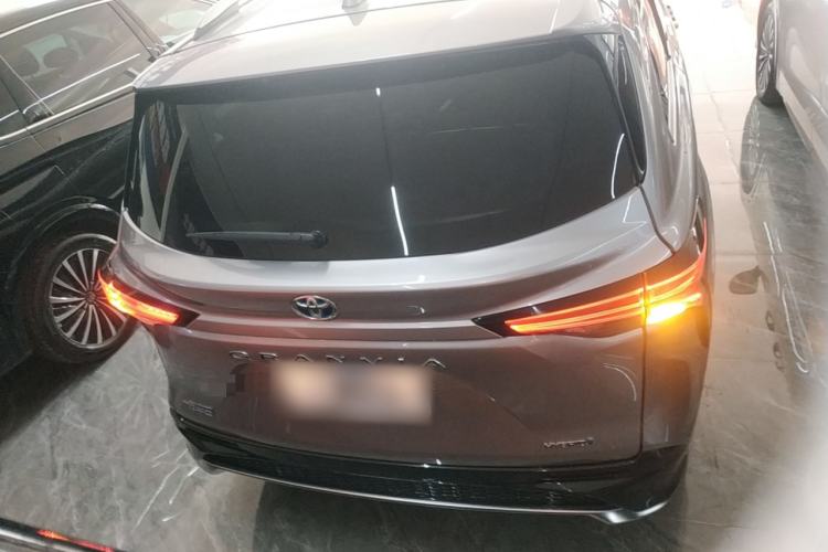 Used Toyota Granvia 2023 2.5L Hybrid Prestige VIP Edition
