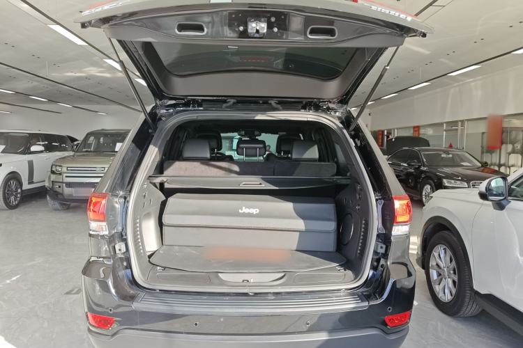 Used  Grand Cherokee 2020 3.0L Professional Navigation Edition