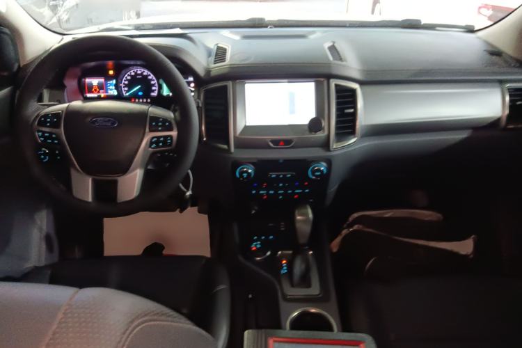 Used Ford Everest 2016 2.0T Gasoline Automatic 4x4 Luxury Edition
