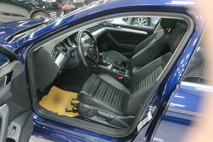 Used Volkswagen Variant 2018 380TSI Two-Wheel Drive Comfort Edition