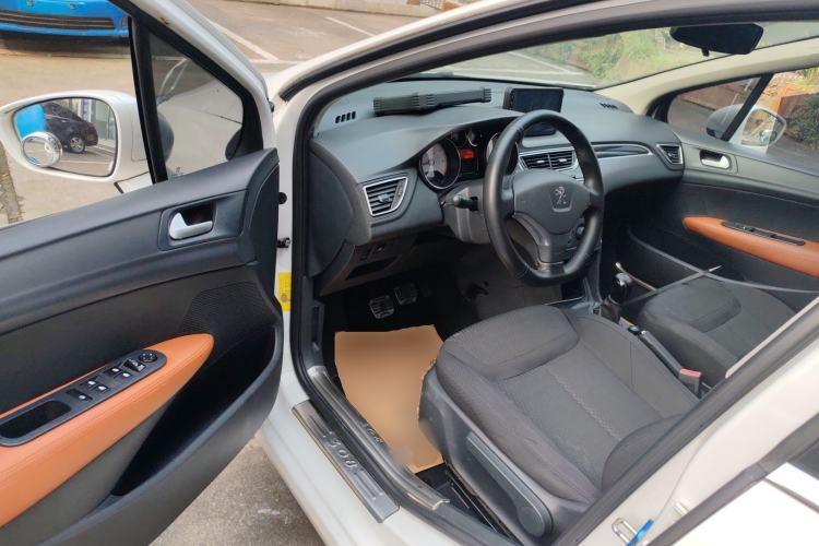 Used Peugeot 308 2014 Enjoy Edition Classic 1.6L Manual YouShang Model
