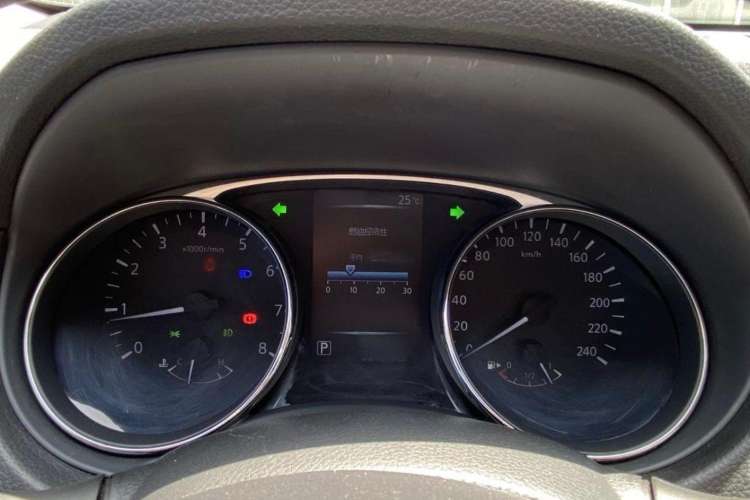 Used Nissan X-Trail 2015 2.0L CVT Comfort MAX Edition 2WD
