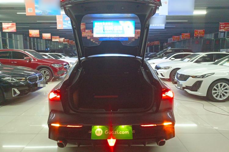 Used Changan UNI-V 2023 1.5T Prestige Model
