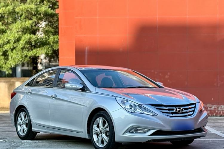 Used Hyundai Sonata 2011 2.0L Automatic Luxury Edition
