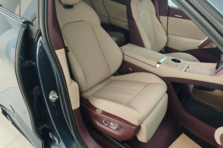 Used  YU7 2025 Ultra-Long Range Rear-Wheel Drive Version
