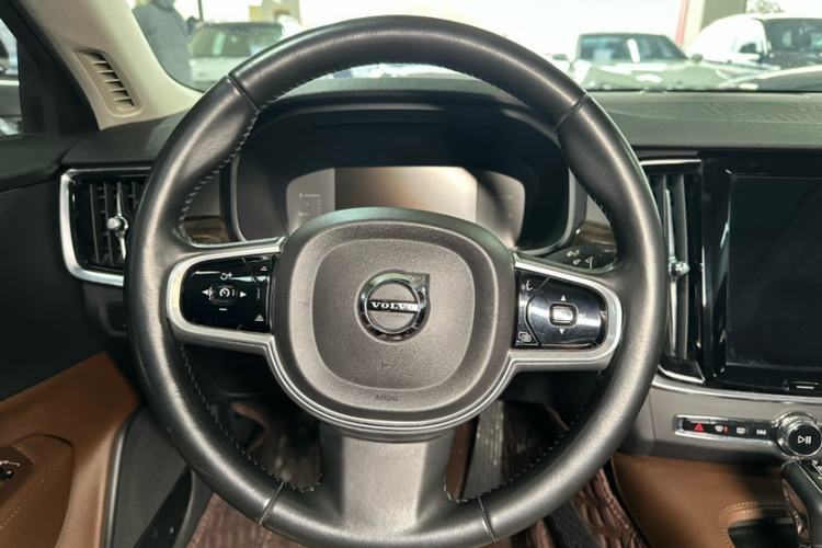 Used Volvo S90 2017 T4 Zhiyuan Edition

