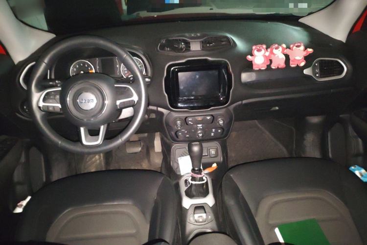 Used  Renegade 2019 220T Automatic Leading Edition