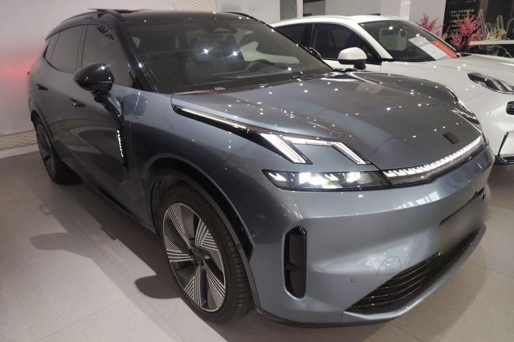 Used Lynk & Co 08 EM-P 2025 220 km All-Wheel-Drive Performance Halo