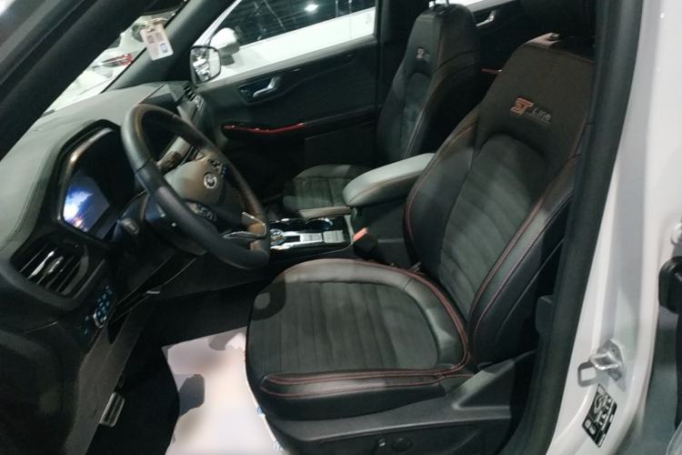 Used Ford Escape 2024 EcoBoost 245 Four-Wheel Drive ST-Line Pro Trim
