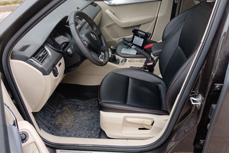 Used Skoda Octavia 2015 1.6L Manual Yijie Edition